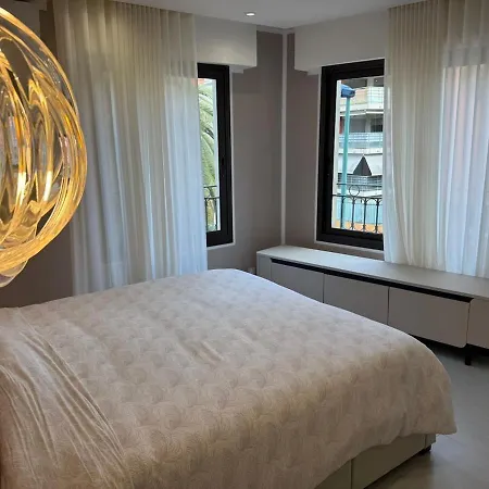 Seaside, Old City, Italian Border & Parking Appartement